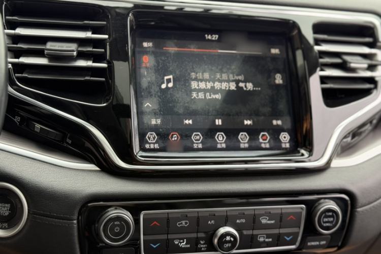 Used Jeep Grand Commander 2018 2.0T Four-Wheel Drive Enjoyment Version China V Audio And AC Panel