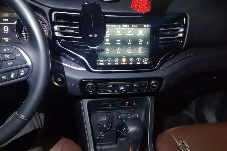 Used Jeep Grand Commander 2018 2.0T Four-Wheel Drive Prestige Edition China V Audio And AC Panel