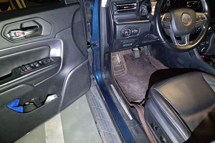 Used Jeep Grand Commander 2018 2.0T Four-Wheel Drive Premium Navigation Version China V Driver Seat