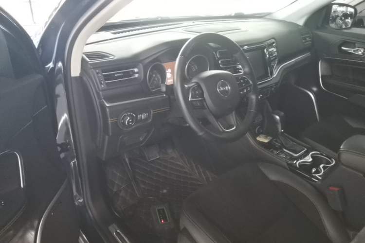 Used Jeep Grand Commander 2018 2.0T Four-Wheel Drive Luxury Edition China V Emission Standard Driver Seat