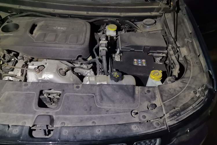 Used Jeep Grand Commander 2018 2.0T Four-Wheel Drive Prestige Edition China V Engine Bay Left