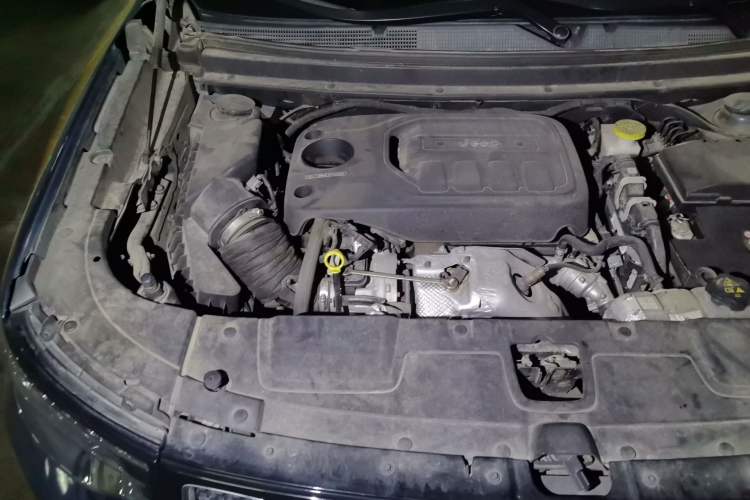 Used Jeep Grand Commander 2018 2.0T Four-Wheel Drive Prestige Edition China V Engine Bay Right