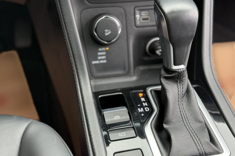 Used Jeep Grand Commander 2018 2.0T Four-Wheel Drive Enjoyment Version China V Gear Lever