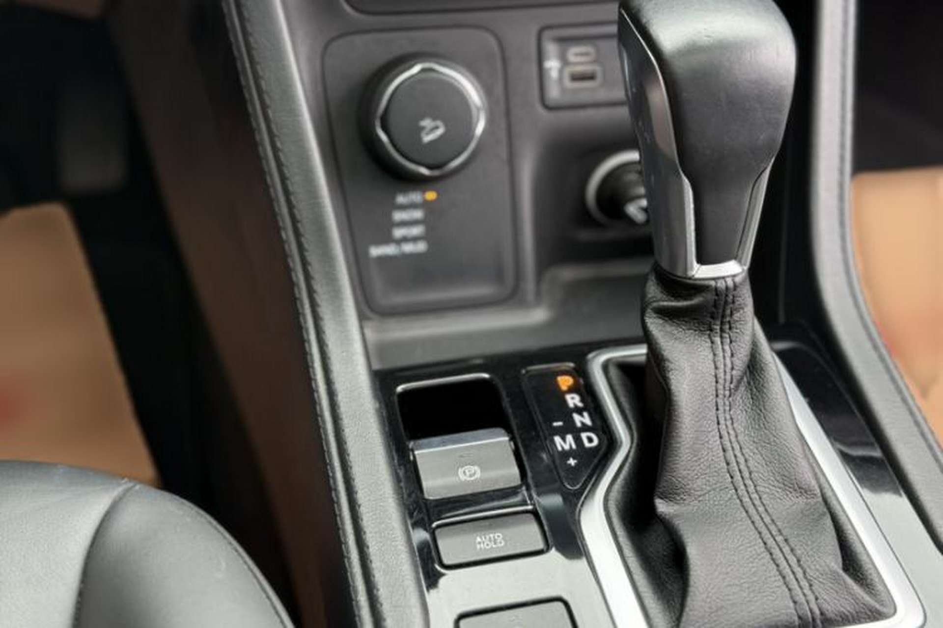 Used Jeep Grand Commander 2018 2.0T Four-Wheel Drive Enjoyment Version China V Gear Lever