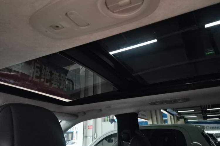 Used Jeep Grand Commander 2018 2.0T Four-Wheel Drive Luxury Edition China V Emission Standard Headliner