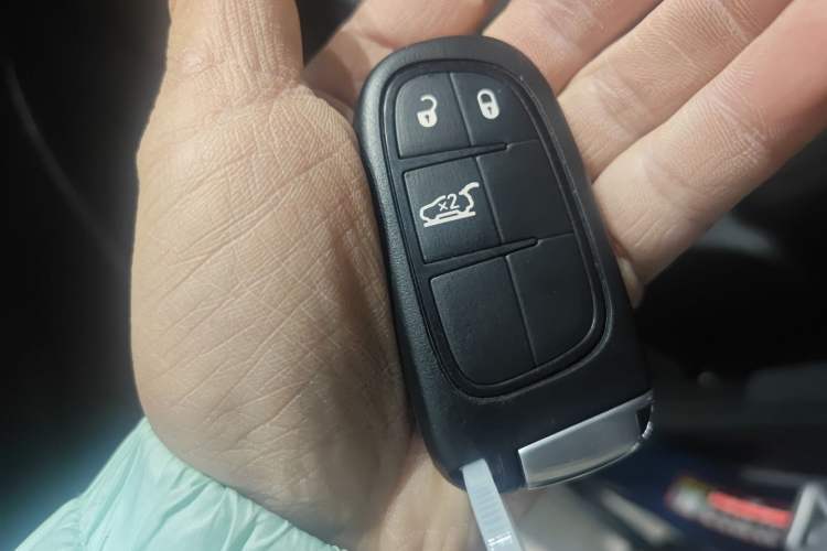 Used Jeep Grand Commander 2018 2.0T Four-Wheel Drive Enjoyment Edition China VI Interior 1