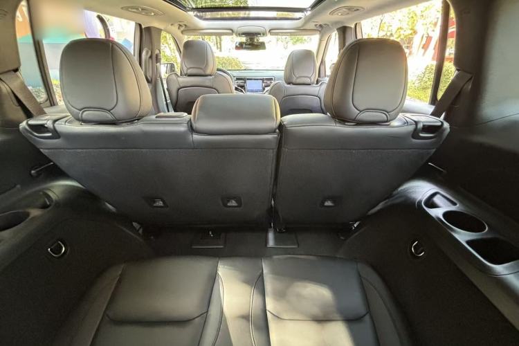 Used Jeep Grand Commander 2018 2.0T Four-Wheel Drive Enjoyment Edition China VI Interior 12