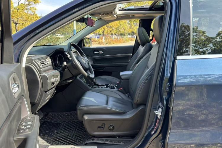 Used Jeep Grand Commander 2018 2.0T Four-Wheel Drive Enjoyment Edition China VI Interior 2