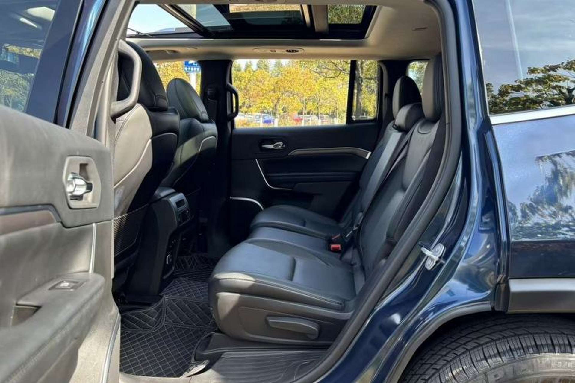 Used Jeep Grand Commander 2018 2.0T Four-Wheel Drive Enjoyment Edition China VI Interior 3