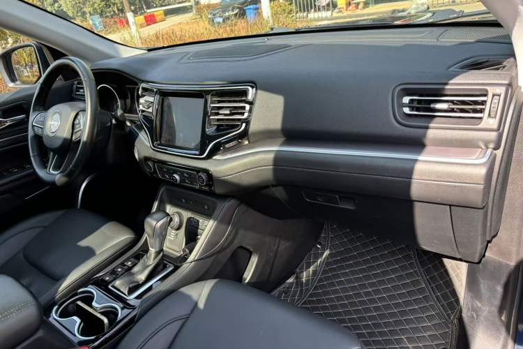 Used Jeep Grand Commander 2018 2.0T Four-Wheel Drive Enjoyment Edition China VI Interior 6