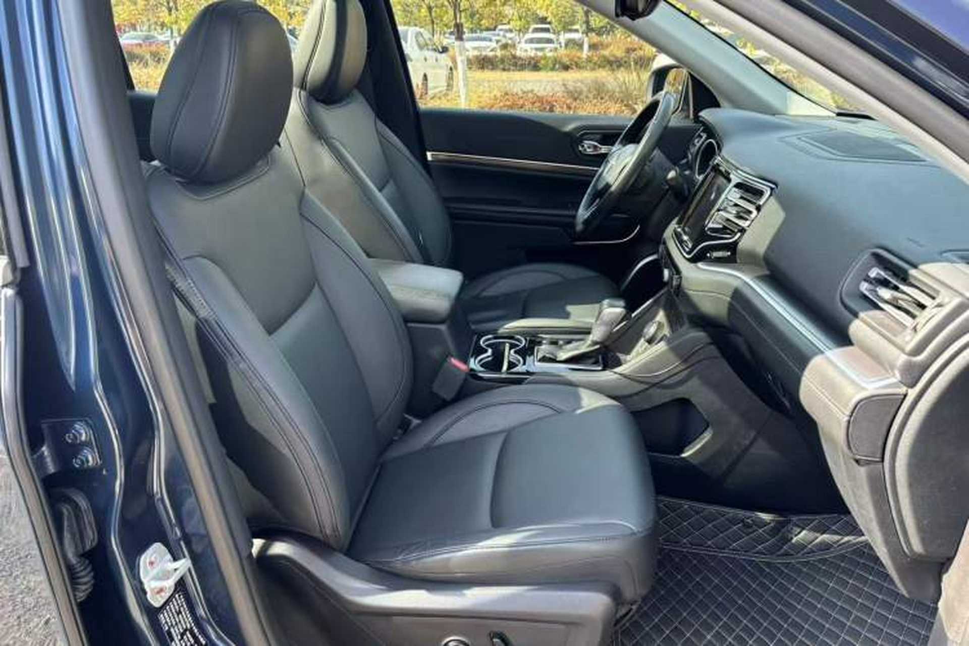 Used Jeep Grand Commander 2018 2.0T Four-Wheel Drive Enjoyment Edition China VI Interior 7