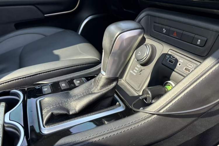 Used Jeep Grand Commander 2018 2.0T Four-Wheel Drive Enjoyment Edition China VI Interior 8