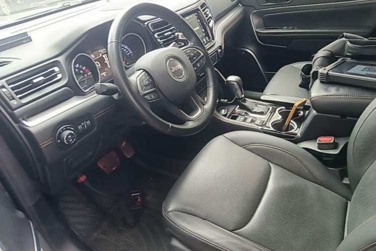 Used Jeep Grand Commander 2018 2.0T Four-Wheel Drive Smart Enjoyment Version China VI Left Front Seat