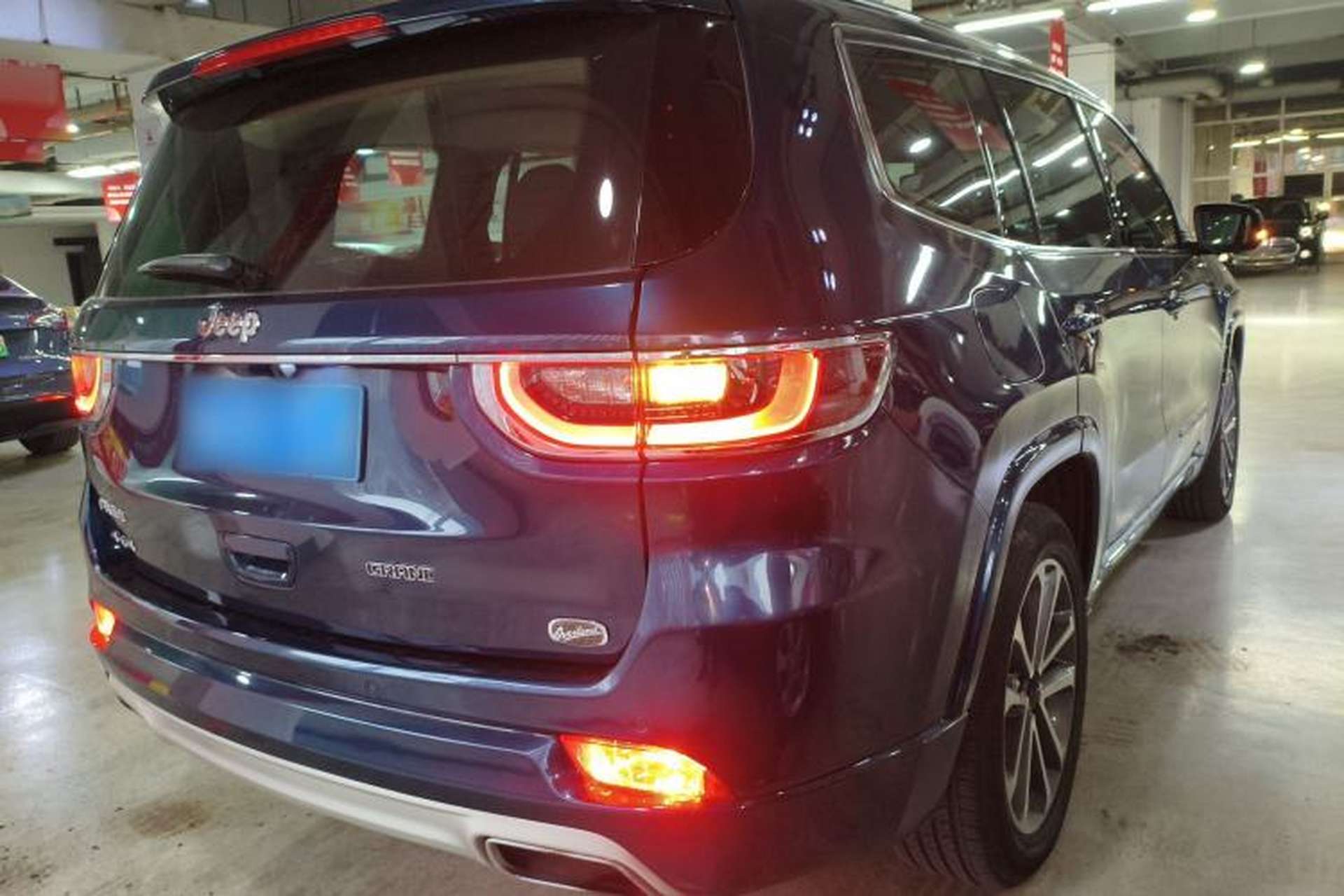 Used Jeep Grand Commander 2018 2.0T Four-Wheel Drive Smart Enjoyment Version China V Emission Standard Rear Right 45 Deg