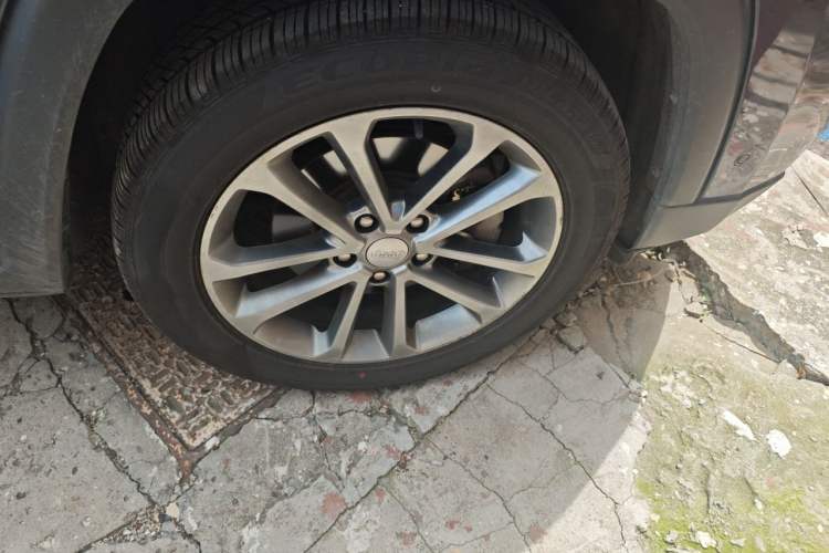 Used Jeep Grand Commander 2018 2.0T Four-wheel Drive Premium Edition China VI Right Front Wheel Hub