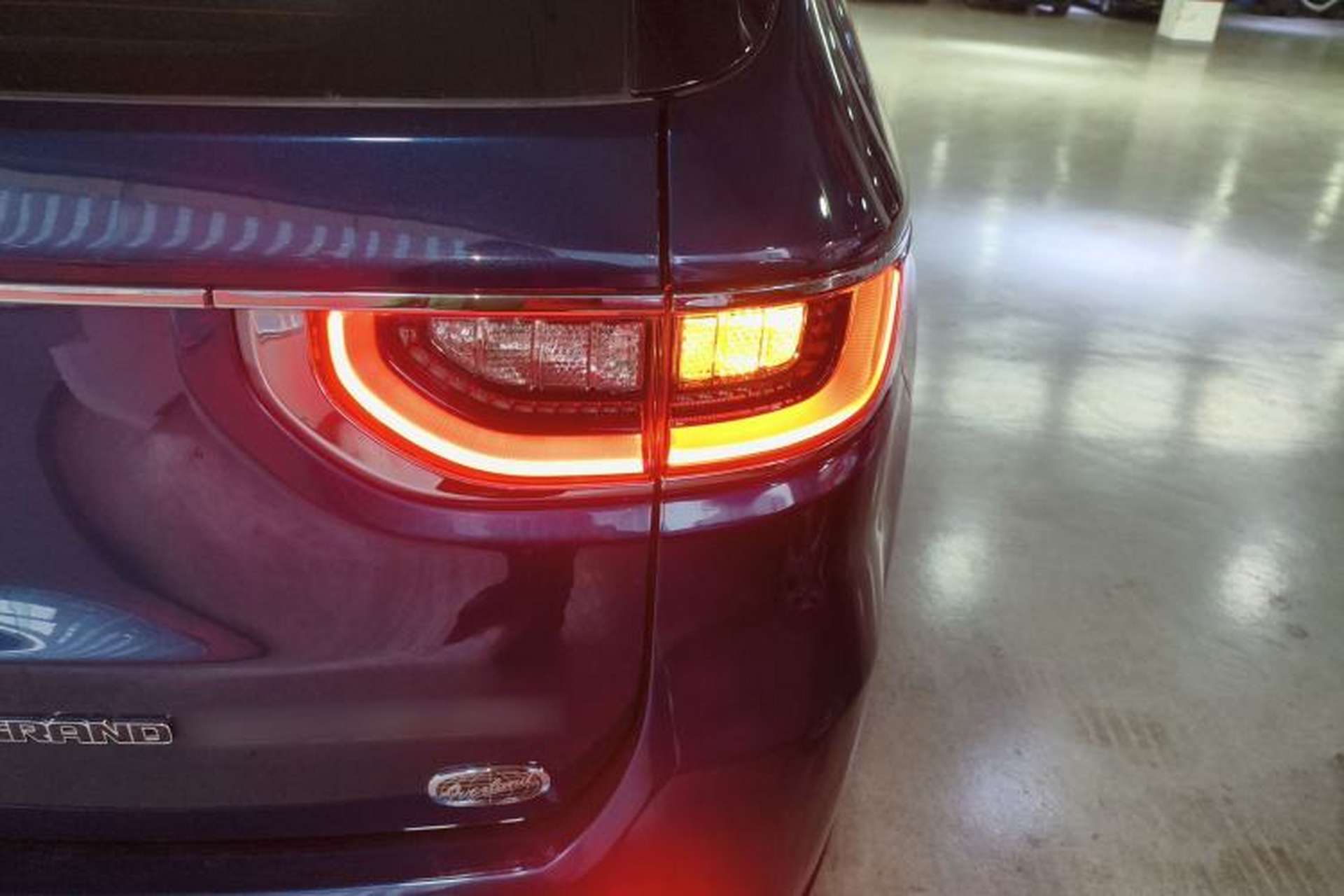 Used Jeep Grand Commander 2018 2.0T Four-Wheel Drive Smart Enjoyment Version China V Emission Standard Right Rear Taillight