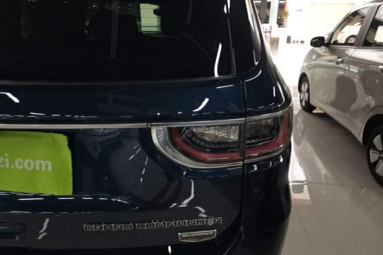 Used Jeep Grand Commander 2018 2.0T Four-Wheel Drive Luxury Edition China V Emission Standard Right Rear Taillight