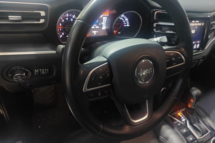 Used Jeep Grand Commander 2018 2.0T Four-Wheel Drive Enjoyment Edition China VI Steering Wheel
