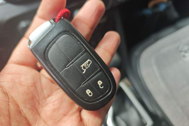 Used Jeep Grand Commander 2018 2.0T Four-wheel Drive Premium Edition China VI Vehicle Key