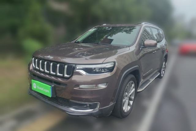 Ojetý Jeep Grand Commander 2018 2.0T Four-Wheel Drive Prestige Edition China V