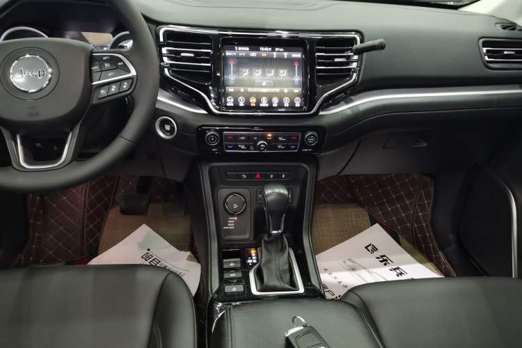 Used Jeep Grand Commander 2018 2.0T Four-Wheel Drive Prestige Edition China V Audio And AC Panel