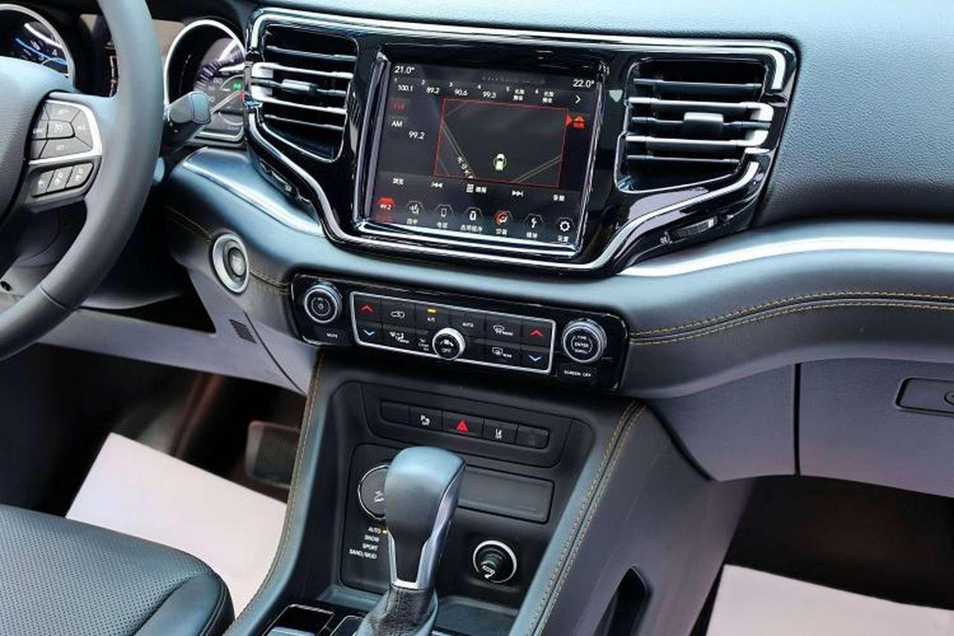 Used Jeep Grand Commander 2018 2.0T Four-Wheel Drive Smart Enjoyment Version China V Emission Standard Audio And AC Panel