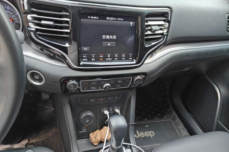 Used Jeep Grand Commander 2018 2.0T Four-Wheel Drive Prestige Edition China V Audio And AC Panel