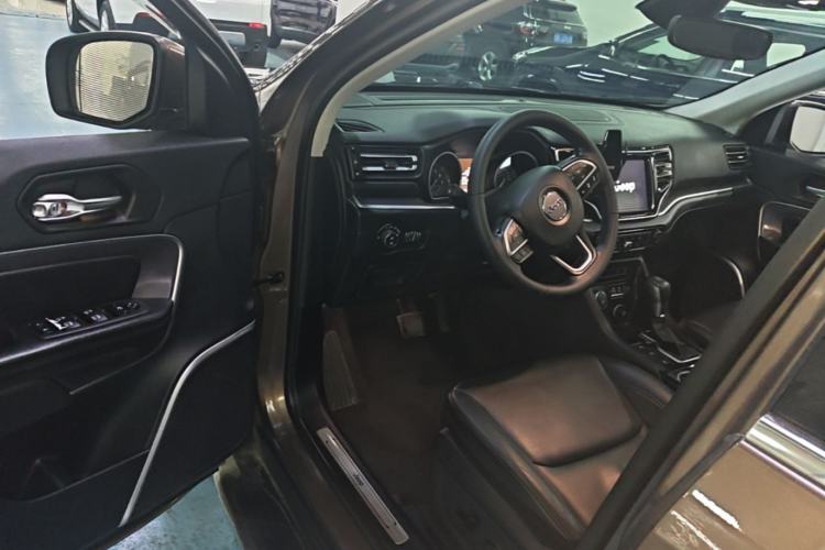 Used Jeep Grand Commander 2018 2.0T Four-Wheel Drive Prestige Edition China V Driver Seat