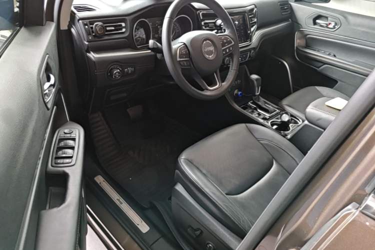 Used Jeep Grand Commander 2018 2.0T Four-Wheel Drive Smart Enjoyment Version China VI Driver Seat