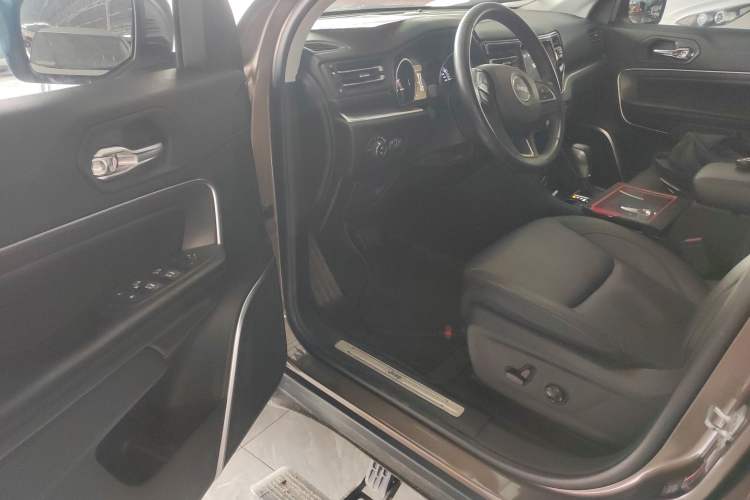 Used Jeep Grand Commander 2018 2.0T Four-Wheel Drive Enjoyment Version China V Driver Seat