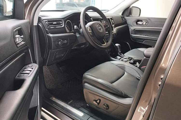 Used Jeep Grand Commander 2018 2.0T Four-Wheel Drive Premium Navigation Version China V Driver Seat