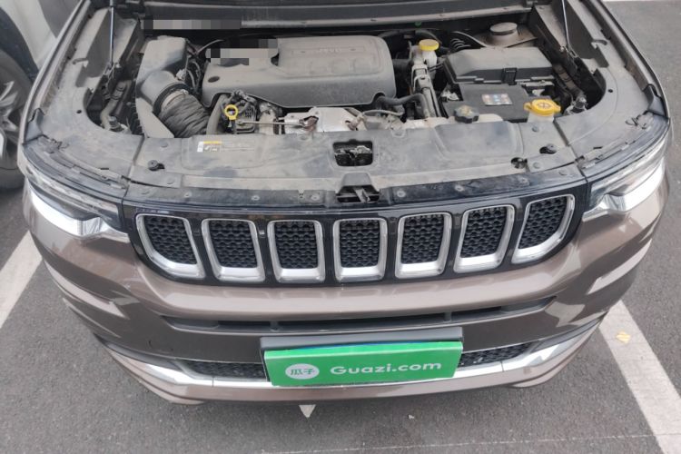 Used Jeep Grand Commander 2018 2.0T Four-Wheel Drive Smart Enjoyment Version China V Emission Standard Engine Bay