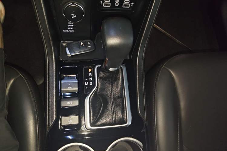 Used Jeep Grand Commander 2018 2.0T Four-Wheel Drive Prestige Edition China V Gear Lever