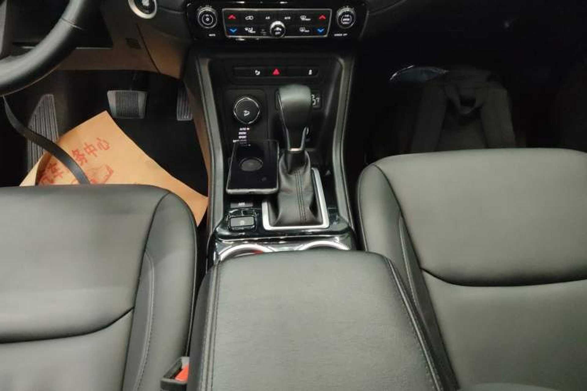 Used Jeep Grand Commander 2018 2.0T Four-Wheel Drive Enjoyment Edition China VI Gear Lever
