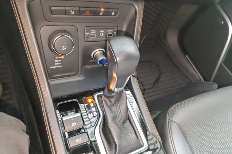 Used Jeep Grand Commander 2018 2.0T Four-Wheel Drive Smart Enjoyment Version China VI Gear Lever