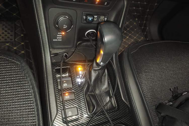 Used Jeep Grand Commander 2018 2.0T Four-Wheel Drive Prestige Edition China V Gear Lever