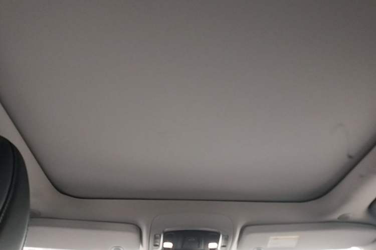 Used Jeep Grand Commander 2018 2.0T Four-Wheel Drive Premium Navigation Version China V Headliner