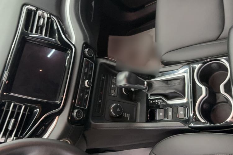 Used Jeep Grand Commander 2018 2.0T Four-Wheel Drive Enjoyment Edition China VI Interior 2