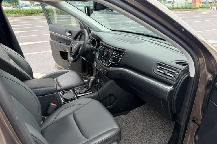 Used Jeep Grand Commander 2018 2.0T Four-Wheel Drive Premium Navigation Version China V Interior 3
