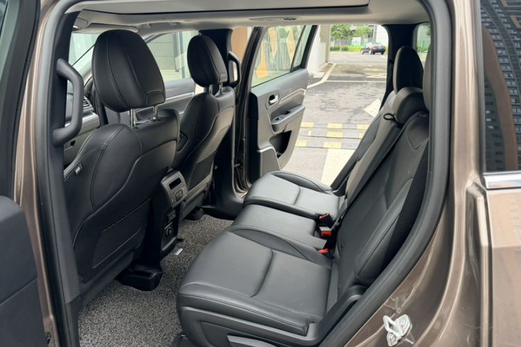 Used Jeep Grand Commander 2018 2.0T Four-Wheel Drive Premium Navigation Version China V Interior 5