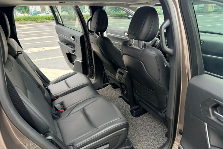 Used Jeep Grand Commander 2018 2.0T Four-Wheel Drive Premium Navigation Version China V Interior 6