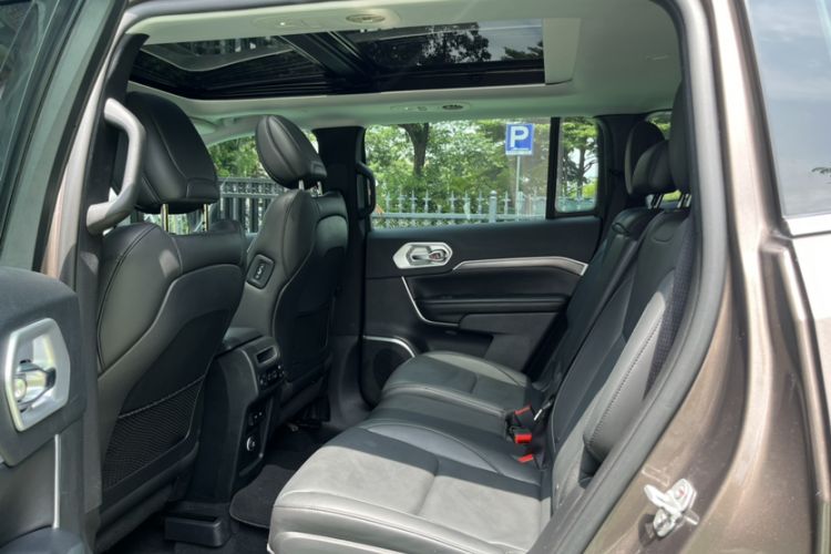 Used Jeep Grand Commander 2018 2.0T Four-Wheel Drive Premium Edition Interior 9