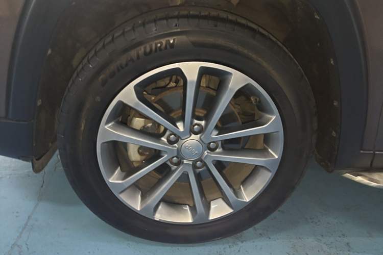 Used Jeep Grand Commander 2018 2.0T Four-Wheel Drive Prestige Edition China V Left Front Wheel Hub