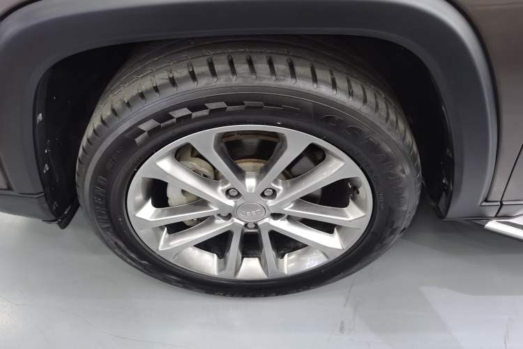 Used Jeep Grand Commander 2018 2.0T Four-Wheel Drive Prestige Edition China V Left Front Wheel Hub