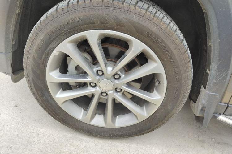 Used Jeep Grand Commander 2018 2.0T Four-Wheel Drive Prestige Edition China V Left Front Wheel Hub