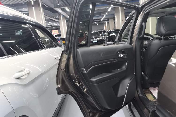 Used Jeep Grand Commander 2018 2.0T Four-Wheel Drive Prestige Edition China V Left Rear Door Interior