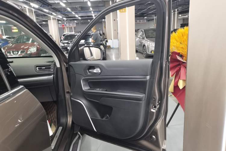 Used Jeep Grand Commander 2018 2.0T Four-Wheel Drive Prestige Edition China V Right Front Door Interior