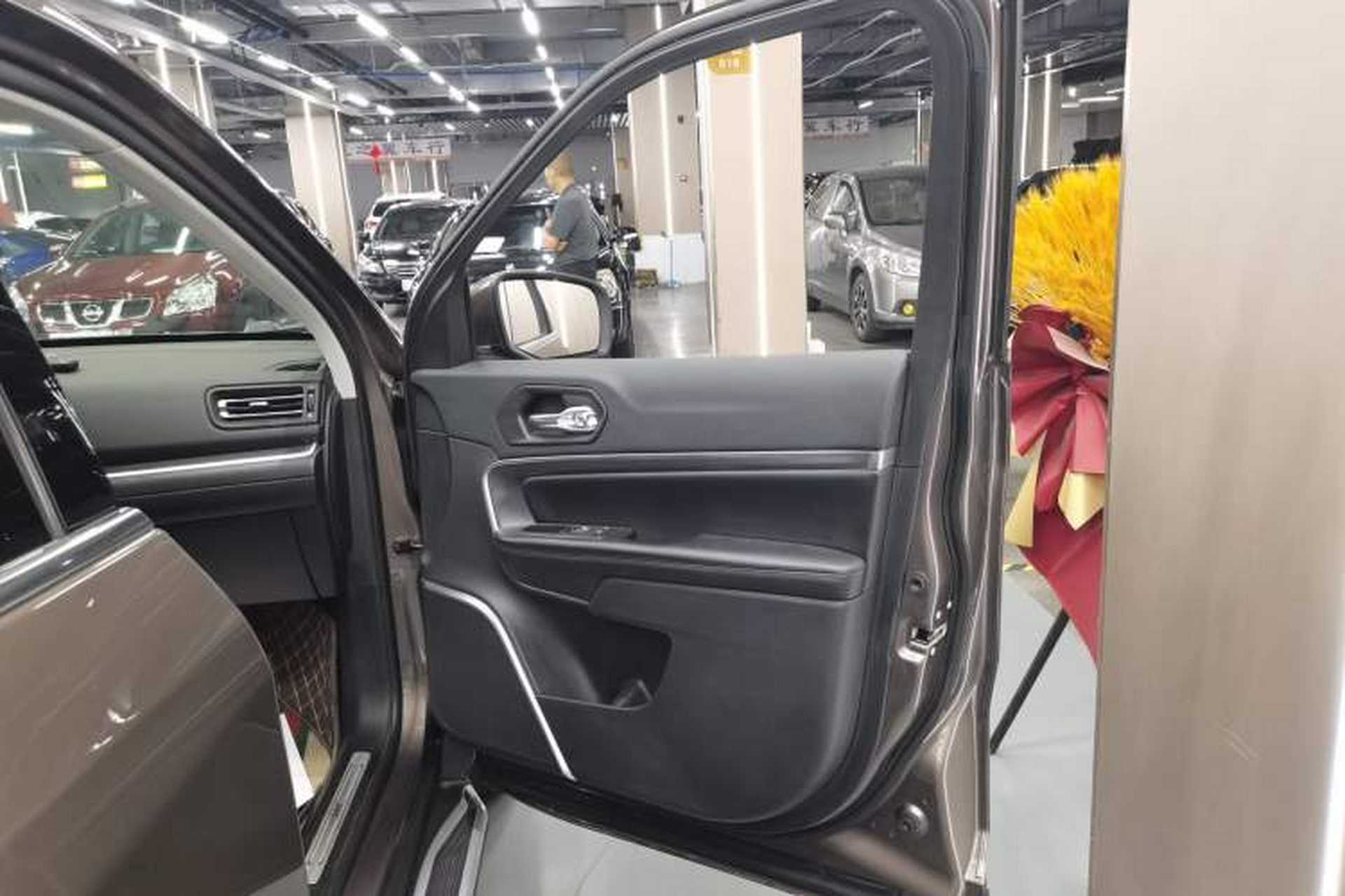 Used Jeep Grand Commander 2018 2.0T Four-Wheel Drive Prestige Edition China V Right Front Door Interior