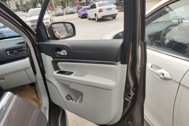 Used Jeep Grand Commander 2018 2.0T Four-Wheel Drive Prestige Edition China V Right Front Door Interior