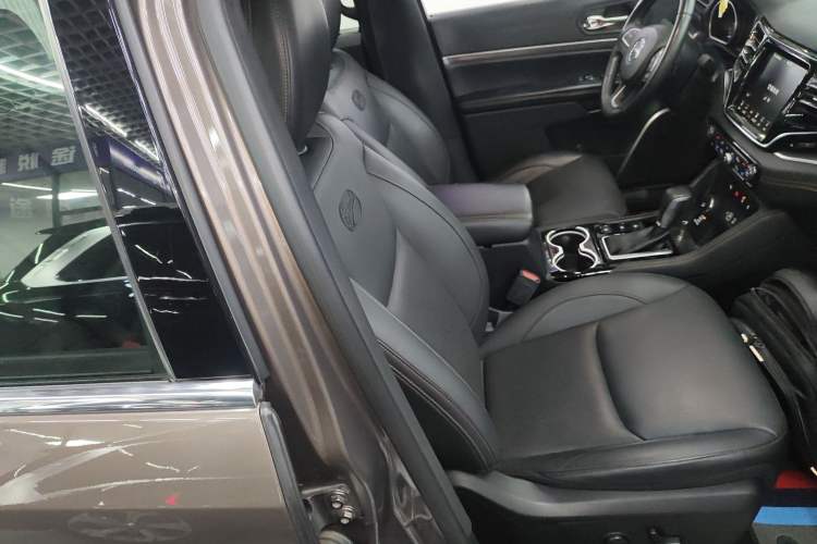 Used Jeep Grand Commander 2018 2.0T Four-Wheel Drive Smart Enjoyment Version China V Emission Standard Right Front Seat